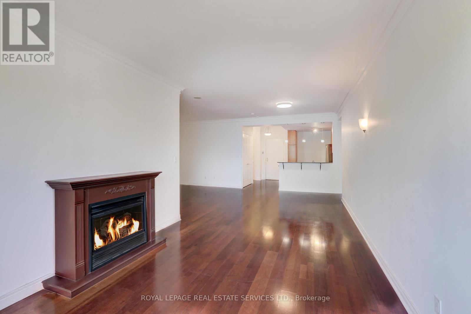 303 - 3085 BLOOR STREET WEST Image 8