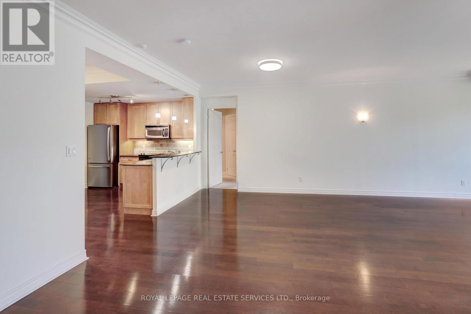 303 - 3085 BLOOR STREET WEST Image 9