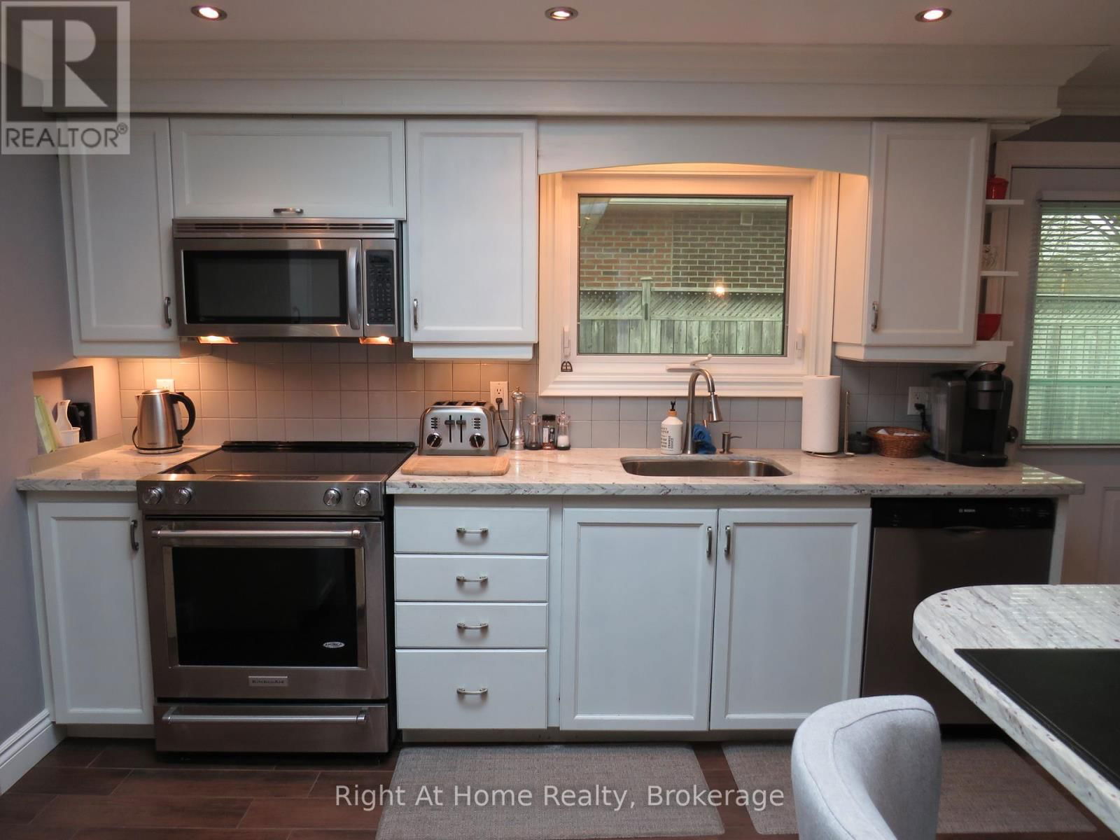 2325 DEVON ROAD Image 14
