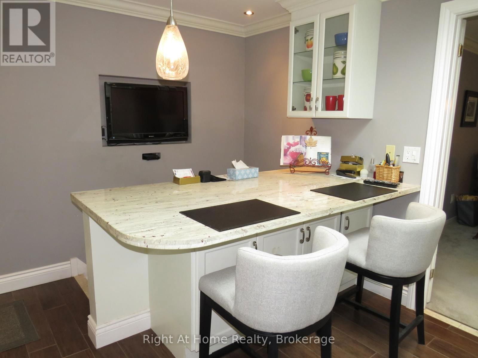 2325 DEVON ROAD Image 18