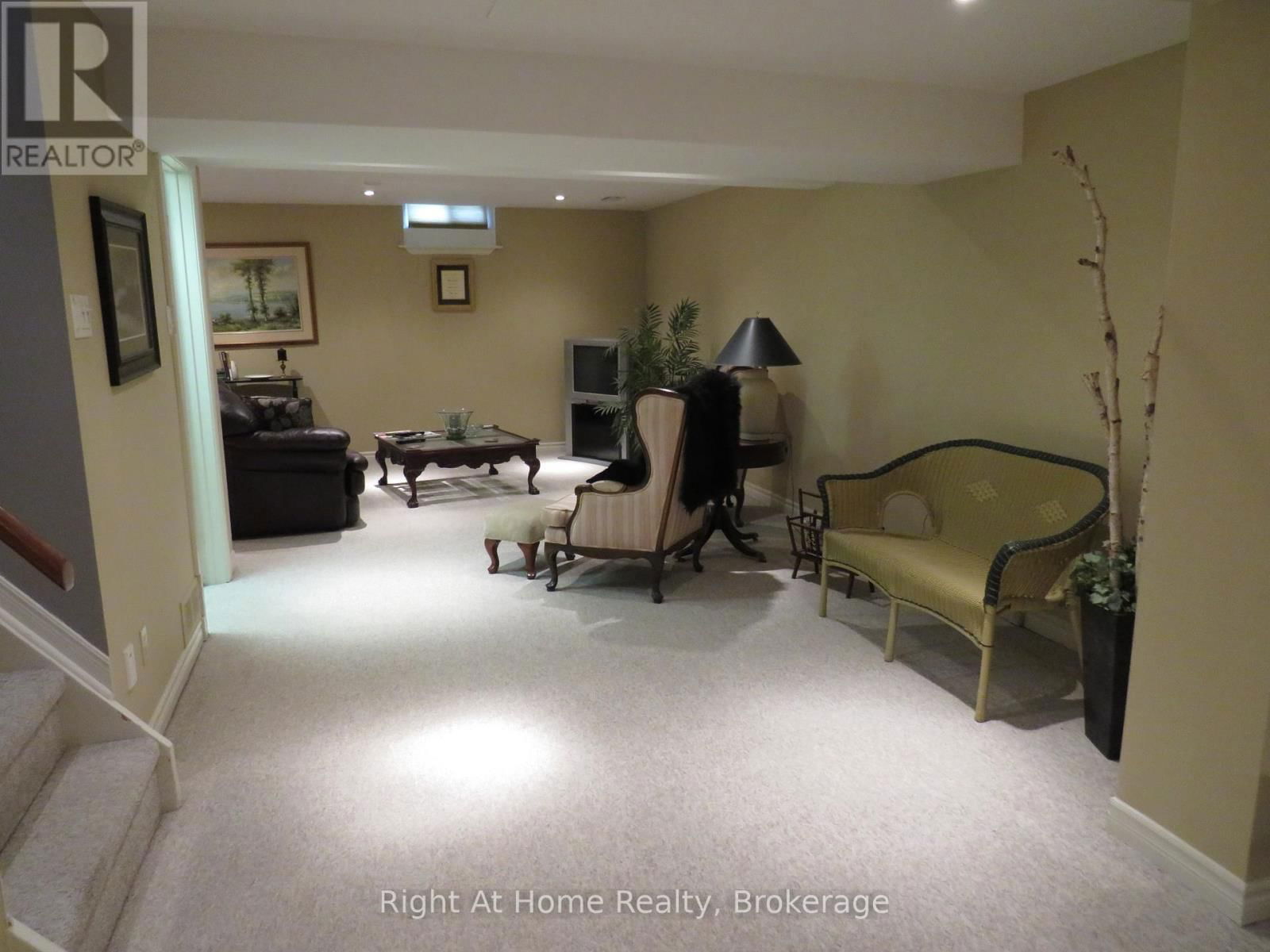 2325 DEVON ROAD Image 26
