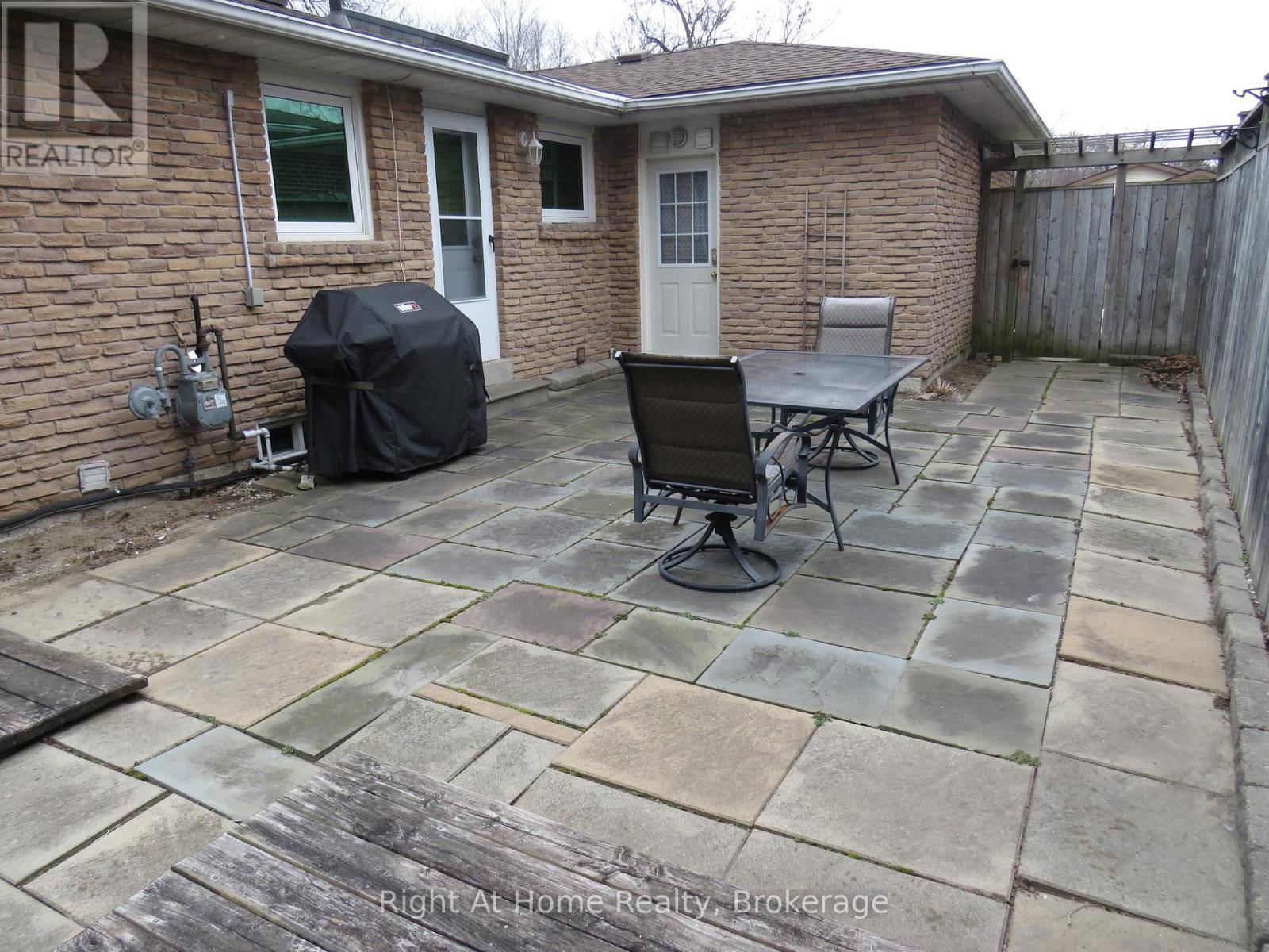 2325 DEVON ROAD Image 37