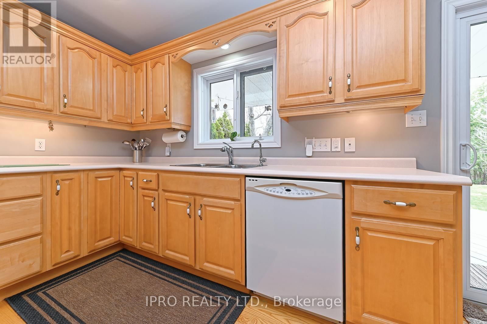 83 ONTARIO STREET Image 21