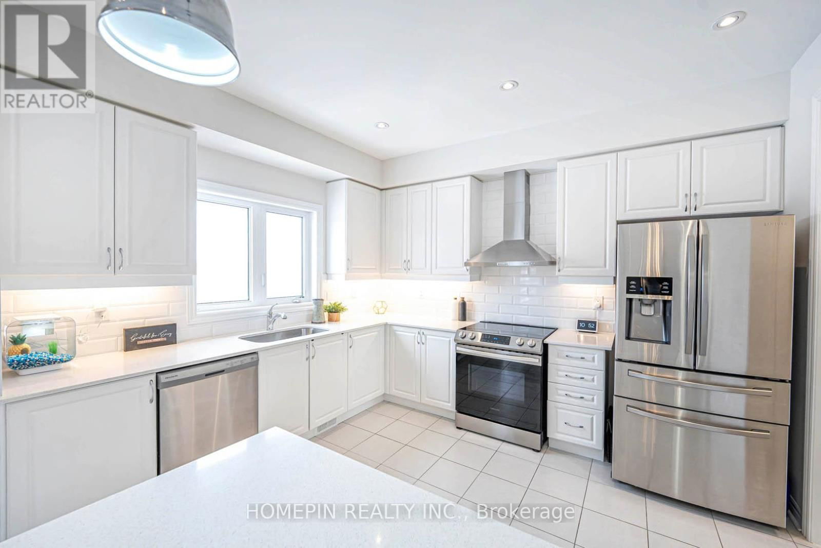 292 FASKEN COURT Image 12