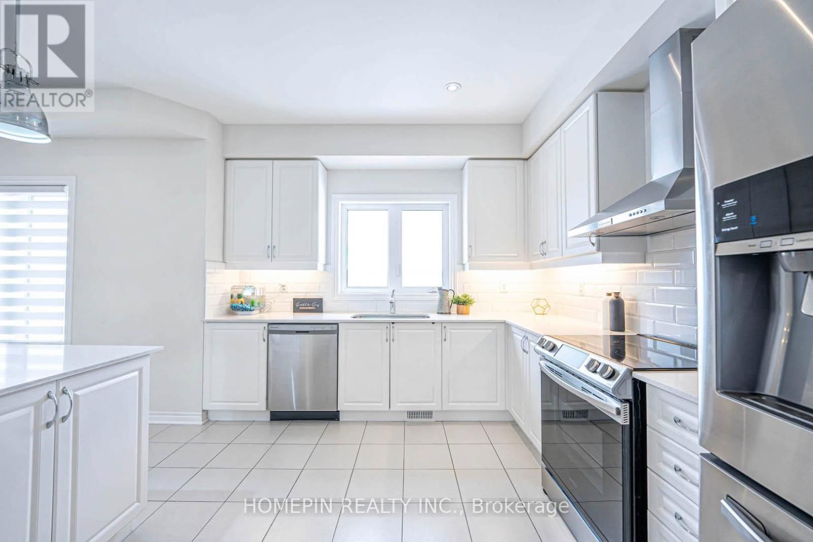 292 FASKEN COURT Image 16
