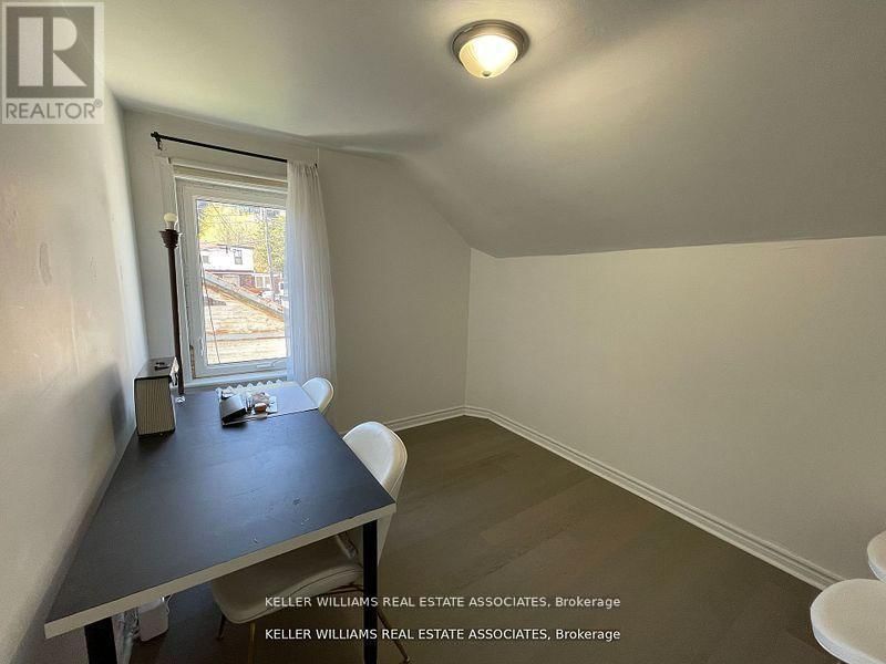 54 LAKESHORE ROAD EAST Image 14