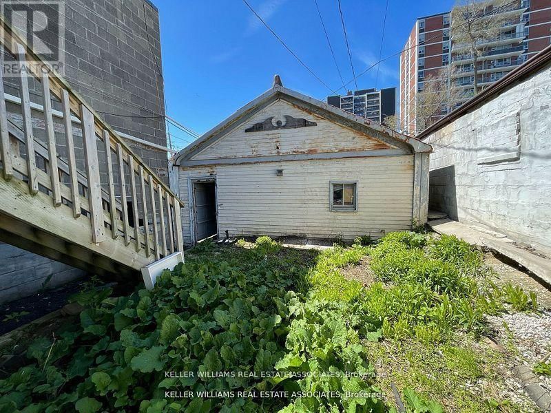 54 LAKESHORE ROAD EAST Image 17