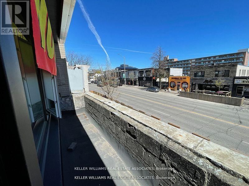 54 LAKESHORE ROAD EAST Image 6