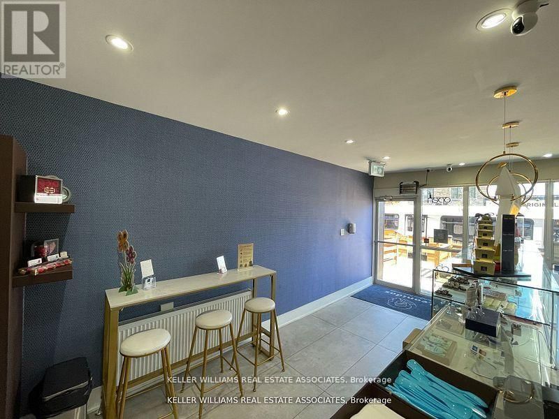 54 LAKESHORE ROAD EAST Image 7