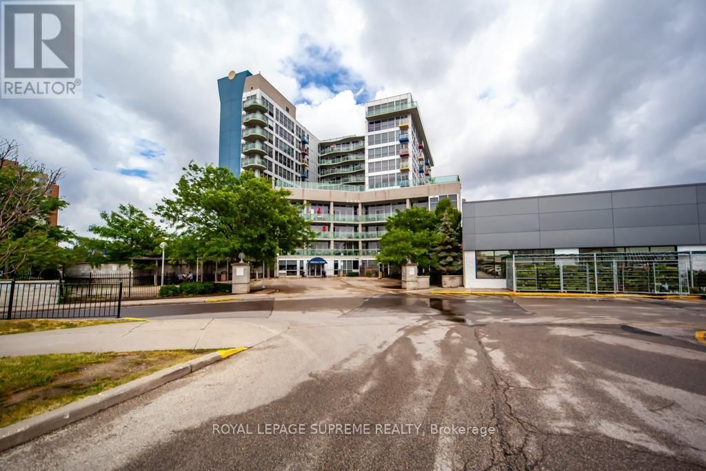 202 - 1600 KEELE STREET Image 4