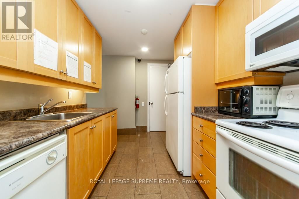202 - 1600 KEELE STREET Image 42