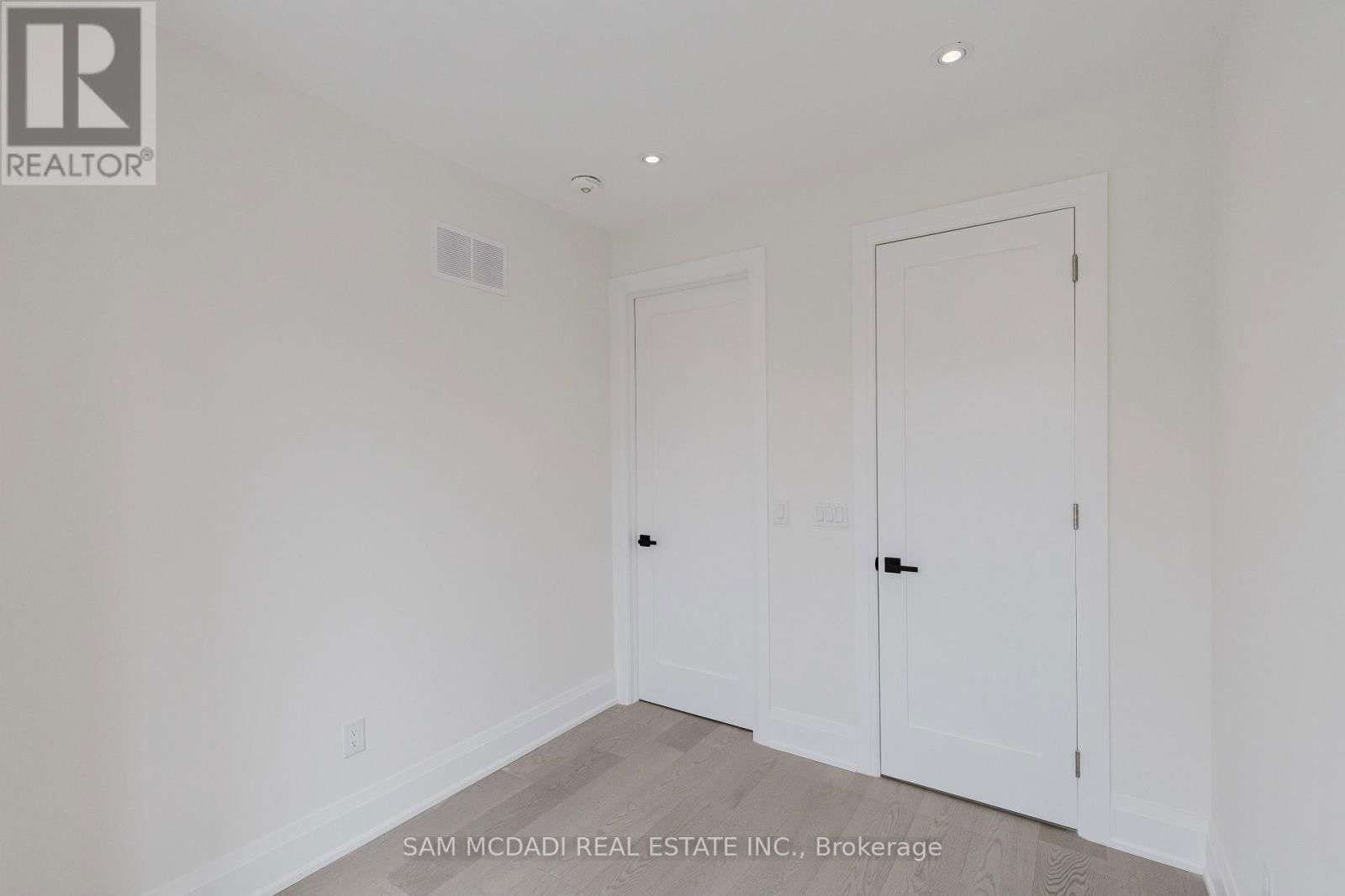 23B MAPLE AVENUE NORTH Image 30