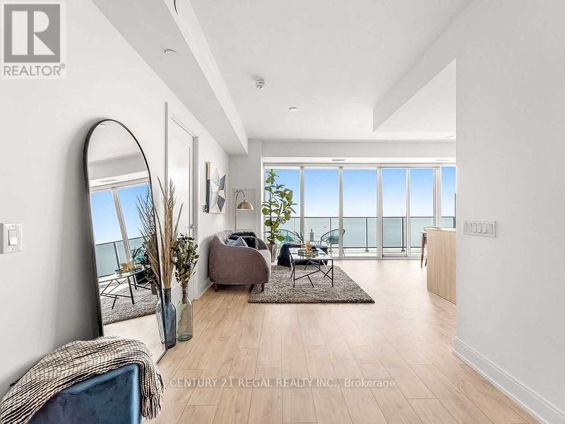 2305 - 70 ANNIE CRAIG DRIVE Image 3