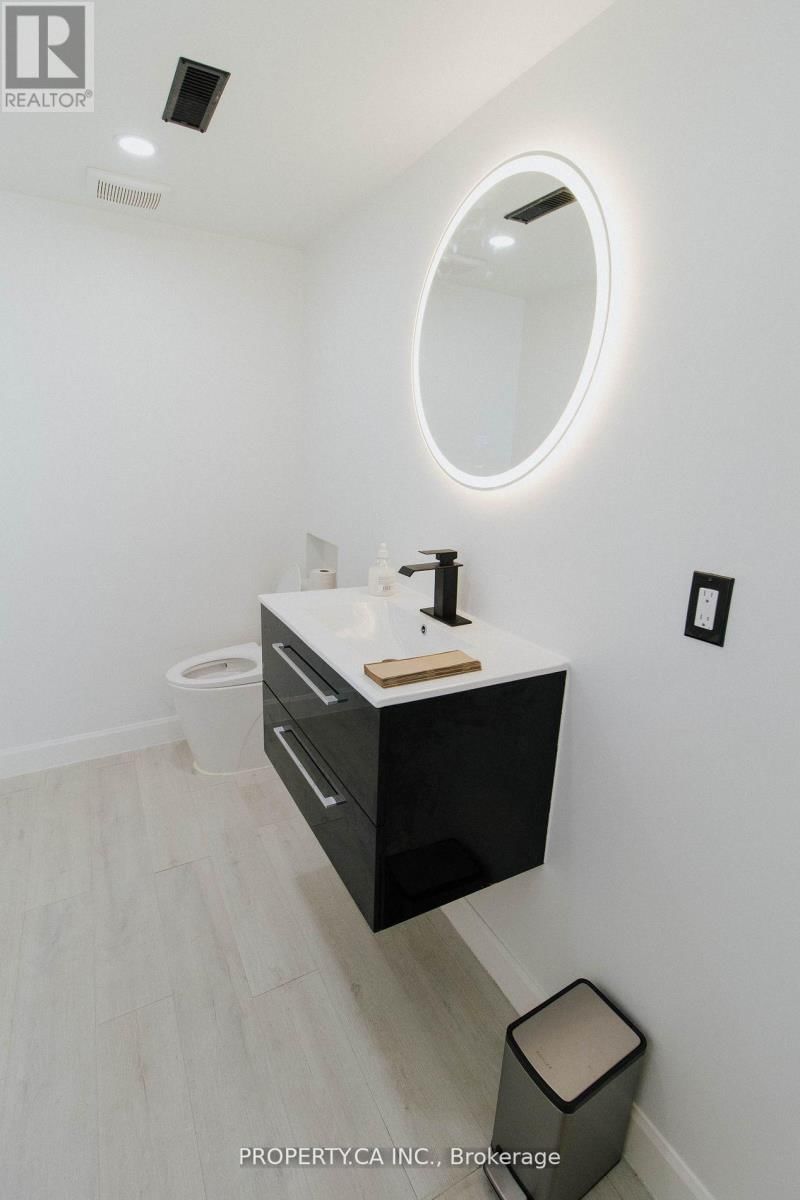 Lower - 154 KERR STREET Image 10