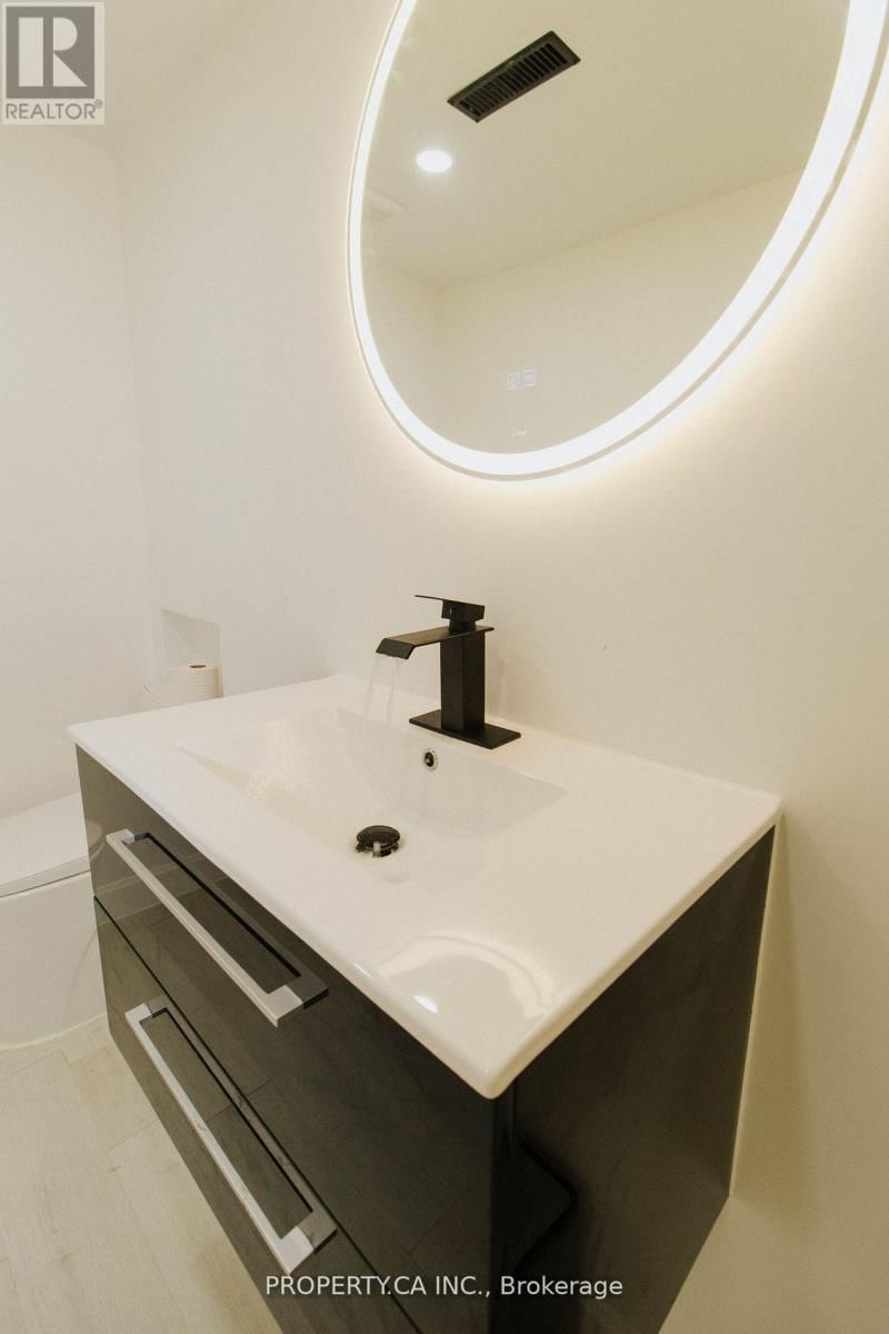 Lower - 154 KERR STREET Image 11
