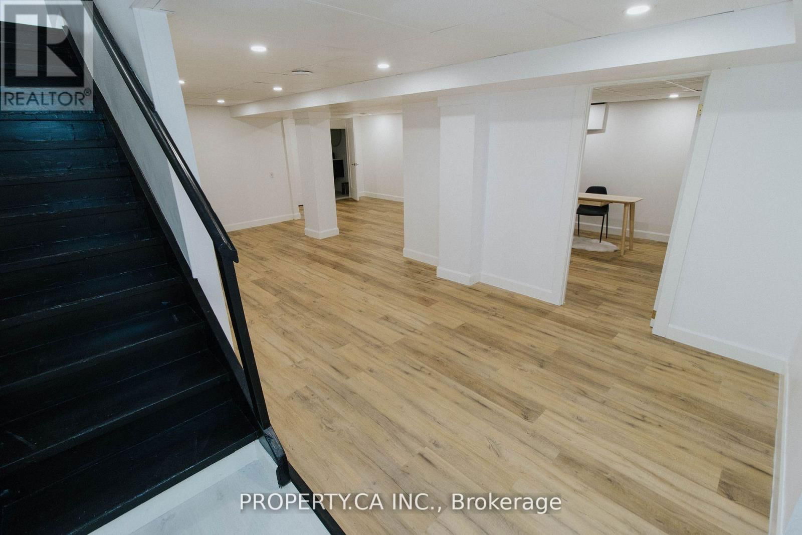 Lower - 154 KERR STREET Image 6