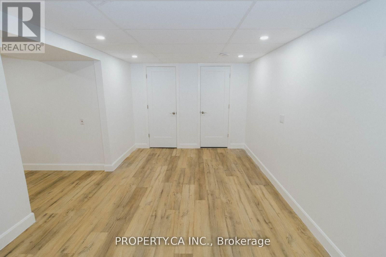 Lower - 154 KERR STREET Image 9