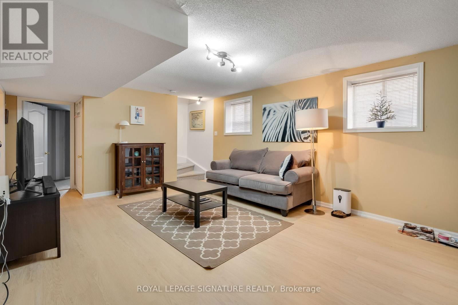 20 THIMBLEBERRY STREET Image 26