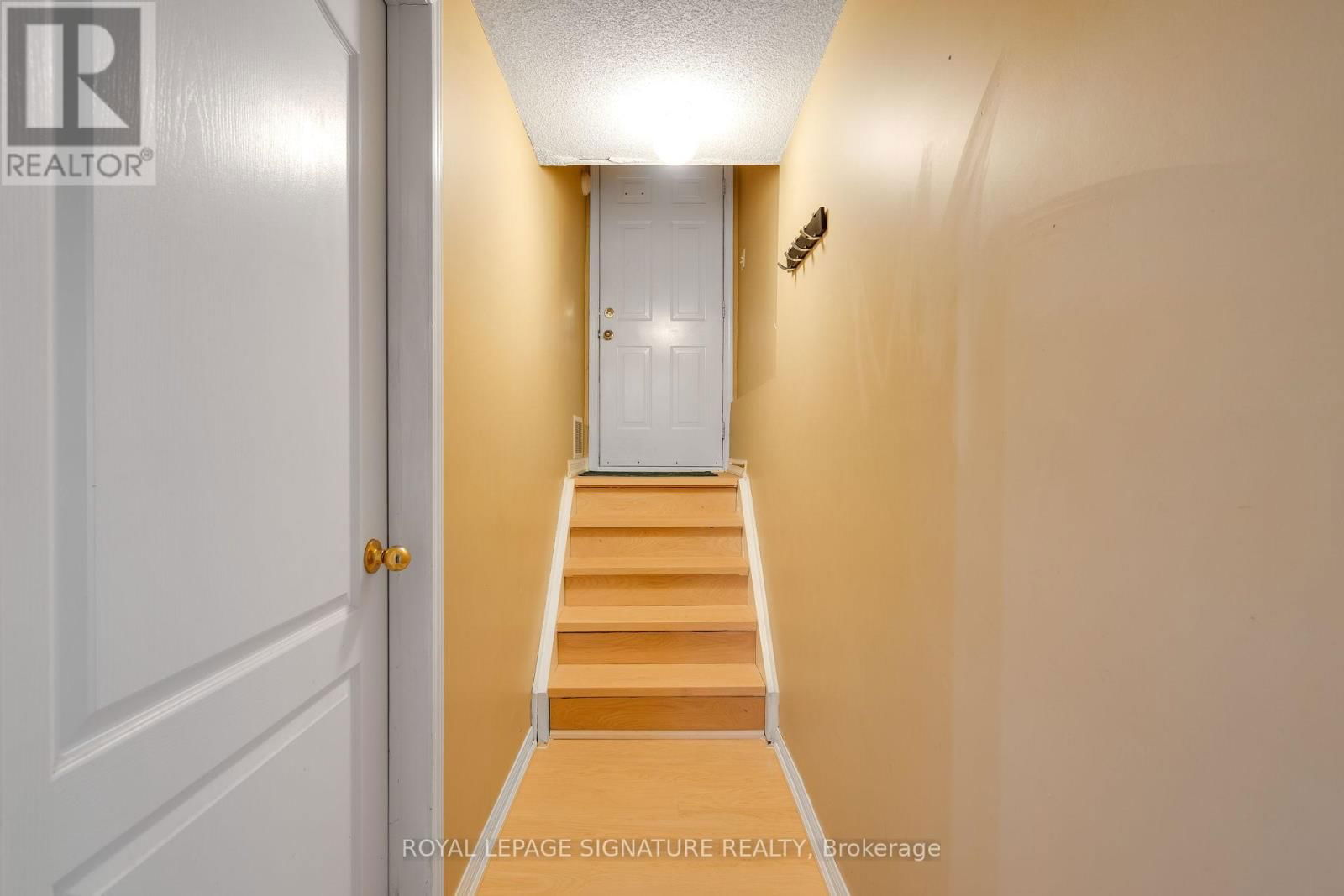 20 THIMBLEBERRY STREET Image 35