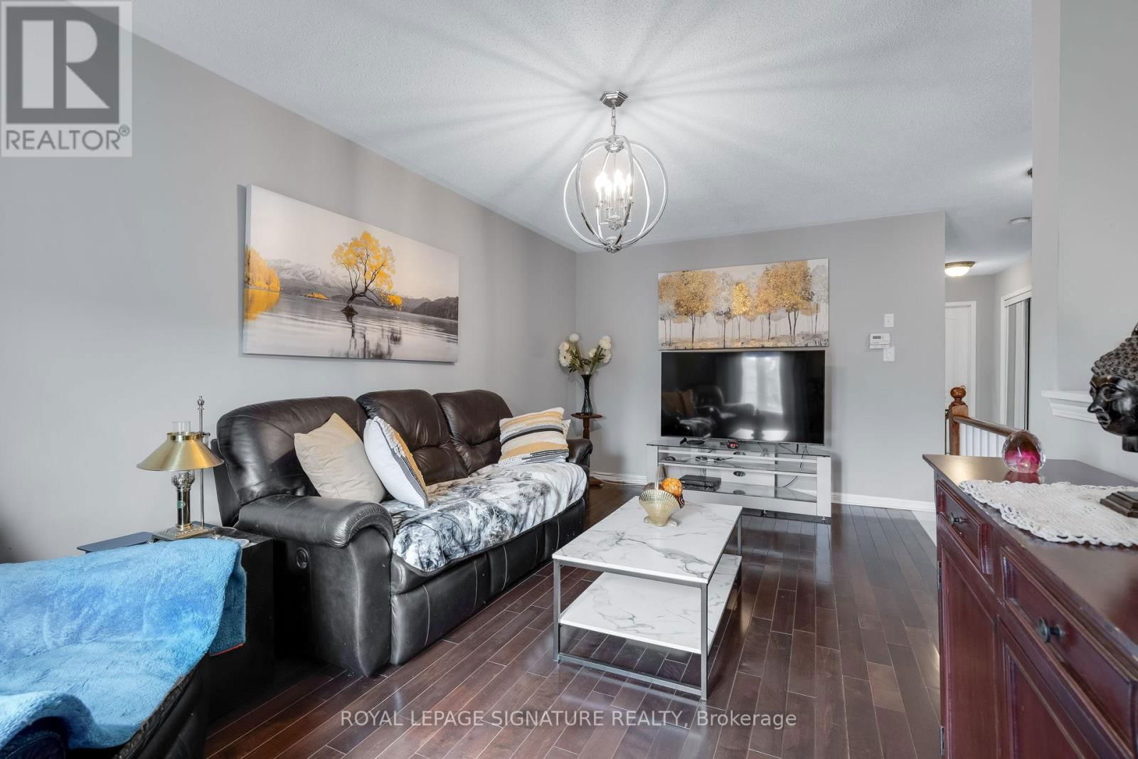 20 THIMBLEBERRY STREET Image 8
