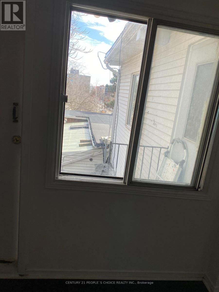303 - 223 JAMESON AVENUE Image 4