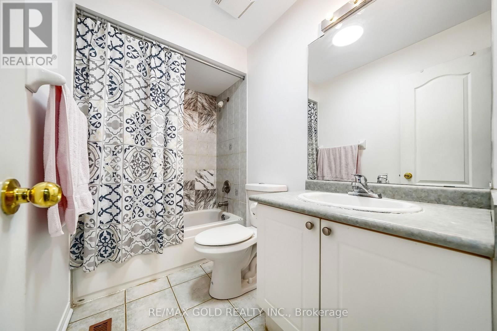 33 - 5055 HEATHERLEIGH AVENUE Image 26