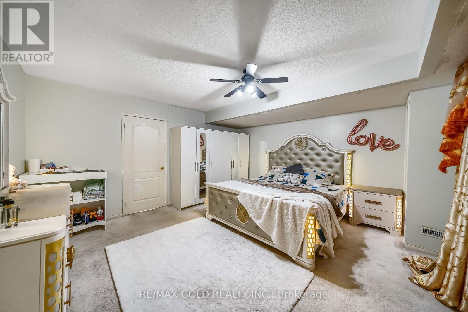 33 - 5055 HEATHERLEIGH AVENUE Image 29