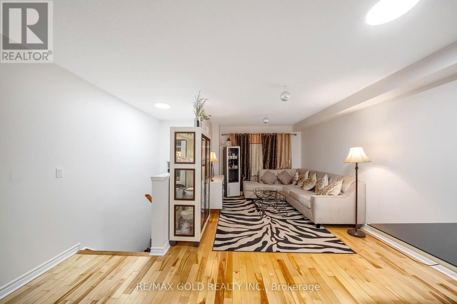 33 - 5055 HEATHERLEIGH AVENUE Image 4