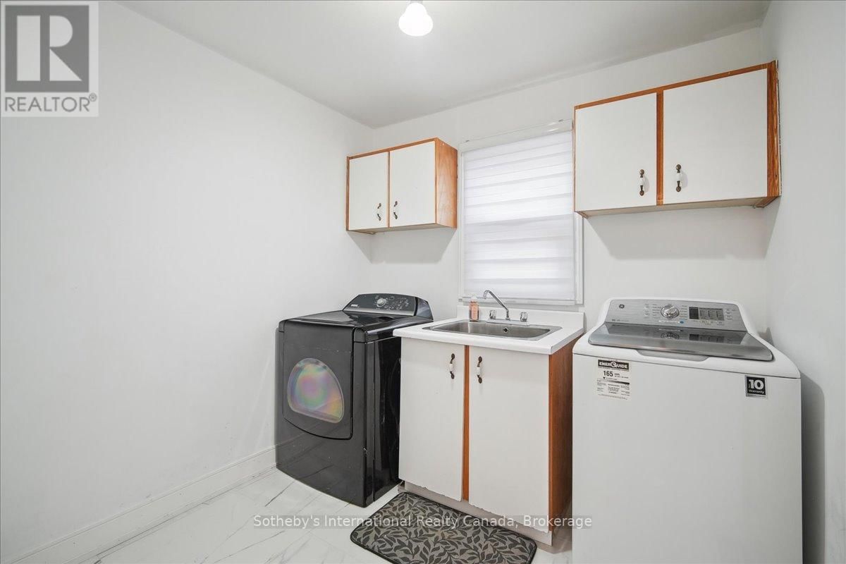 2227 HEADON ROAD Image 17