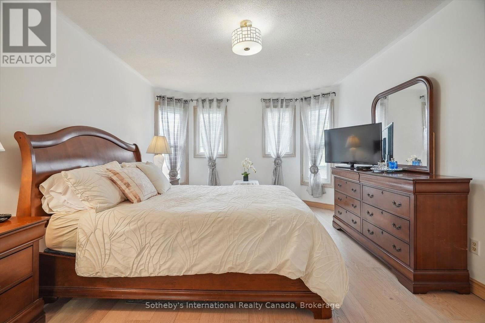 2227 HEADON ROAD Image 21