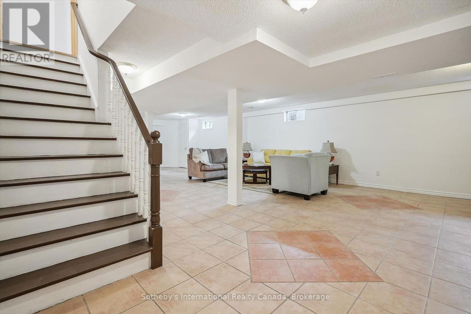 2227 HEADON ROAD Image 30
