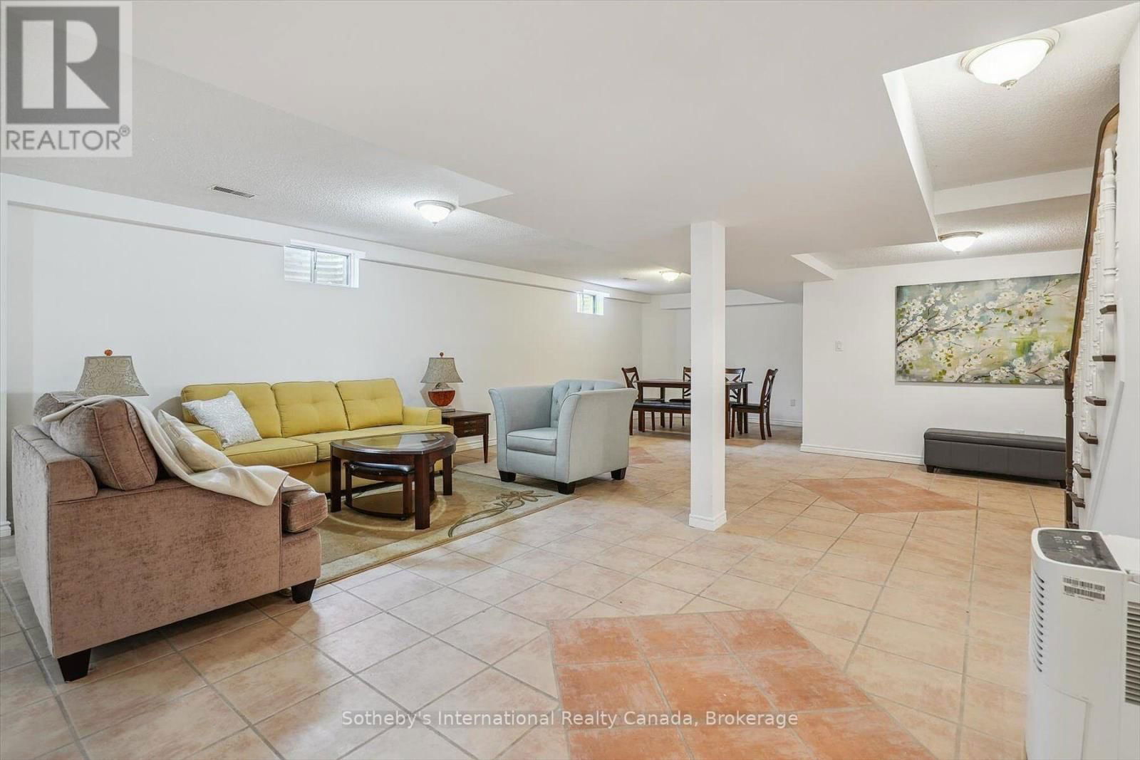 2227 HEADON ROAD Image 32