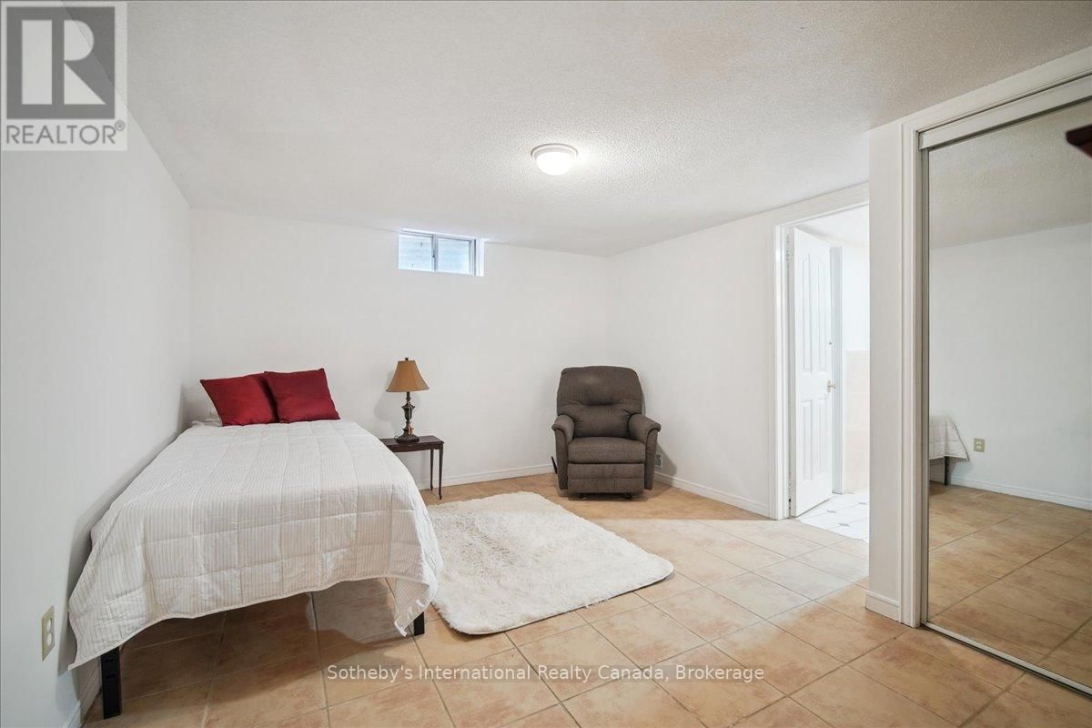 2227 HEADON ROAD Image 33