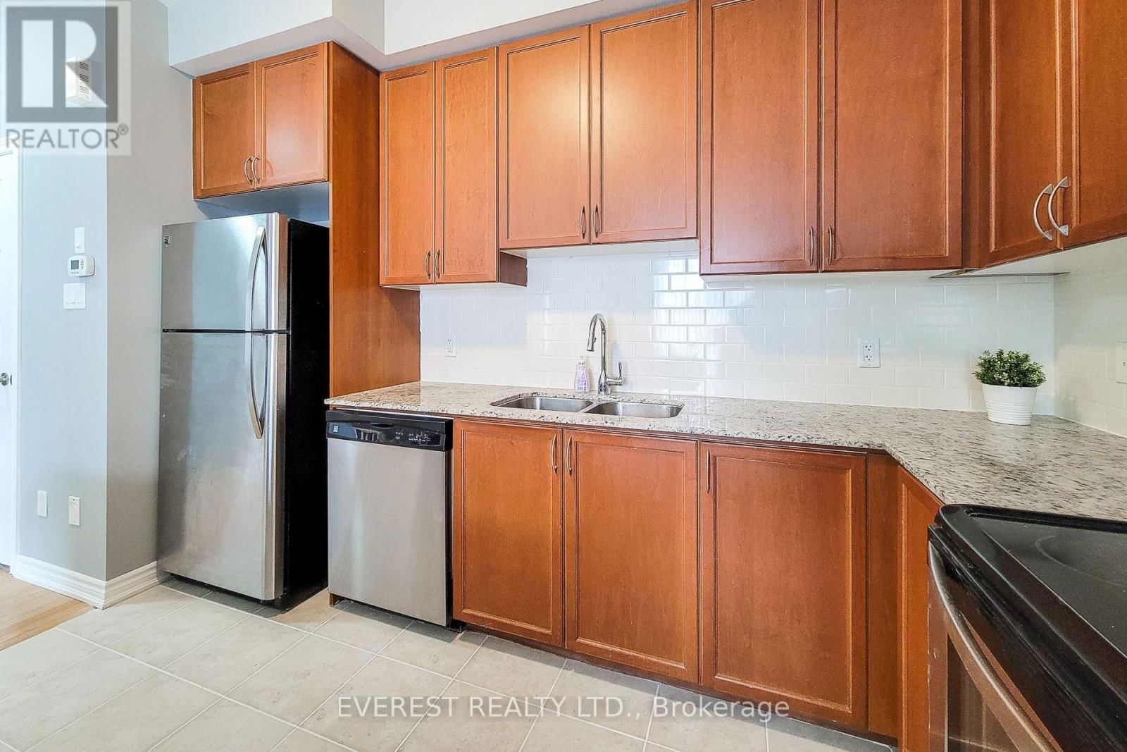 80 - 165 HAMPSHIRE WAY Image 10