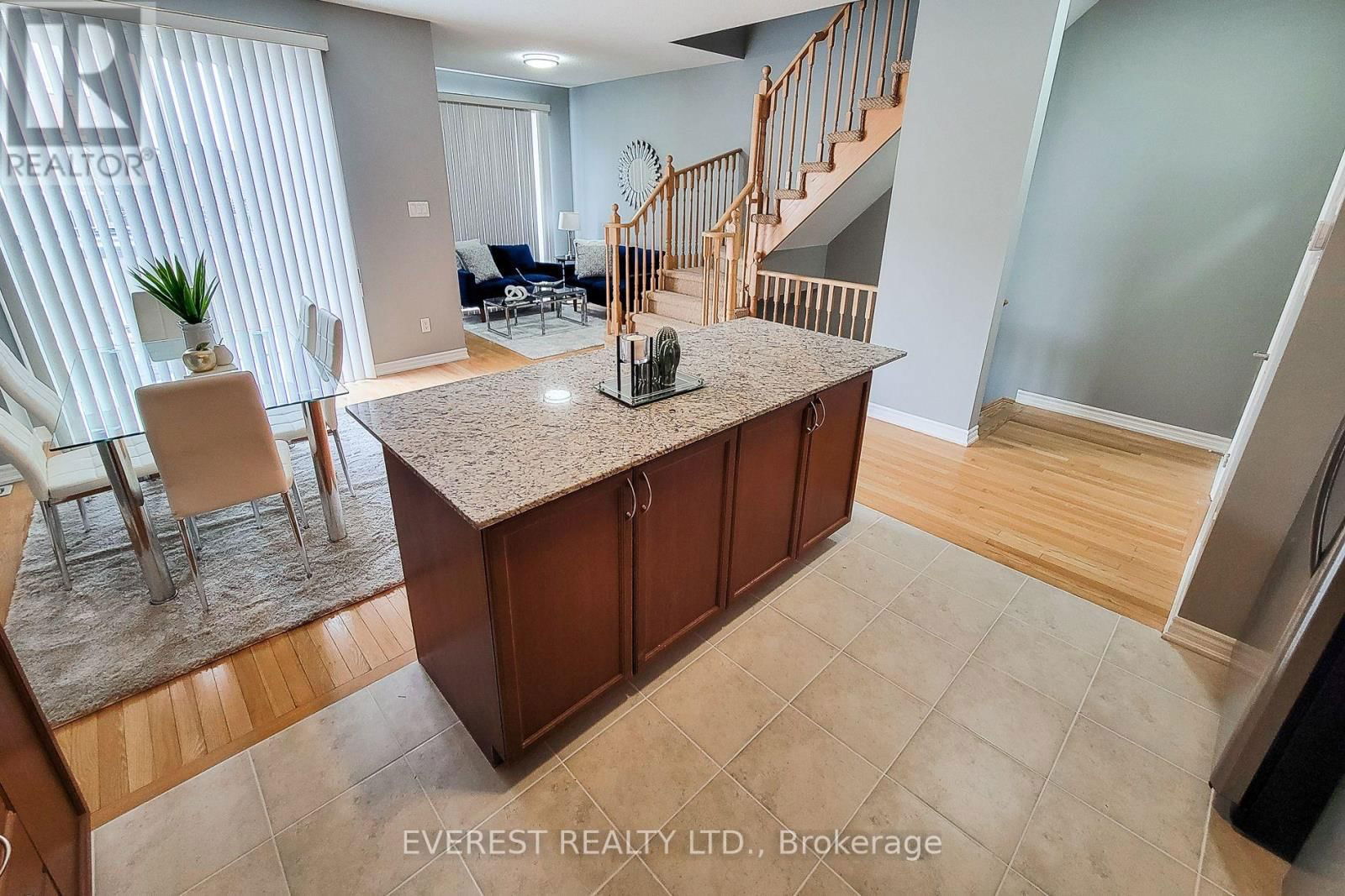 80 - 165 HAMPSHIRE WAY Image 11