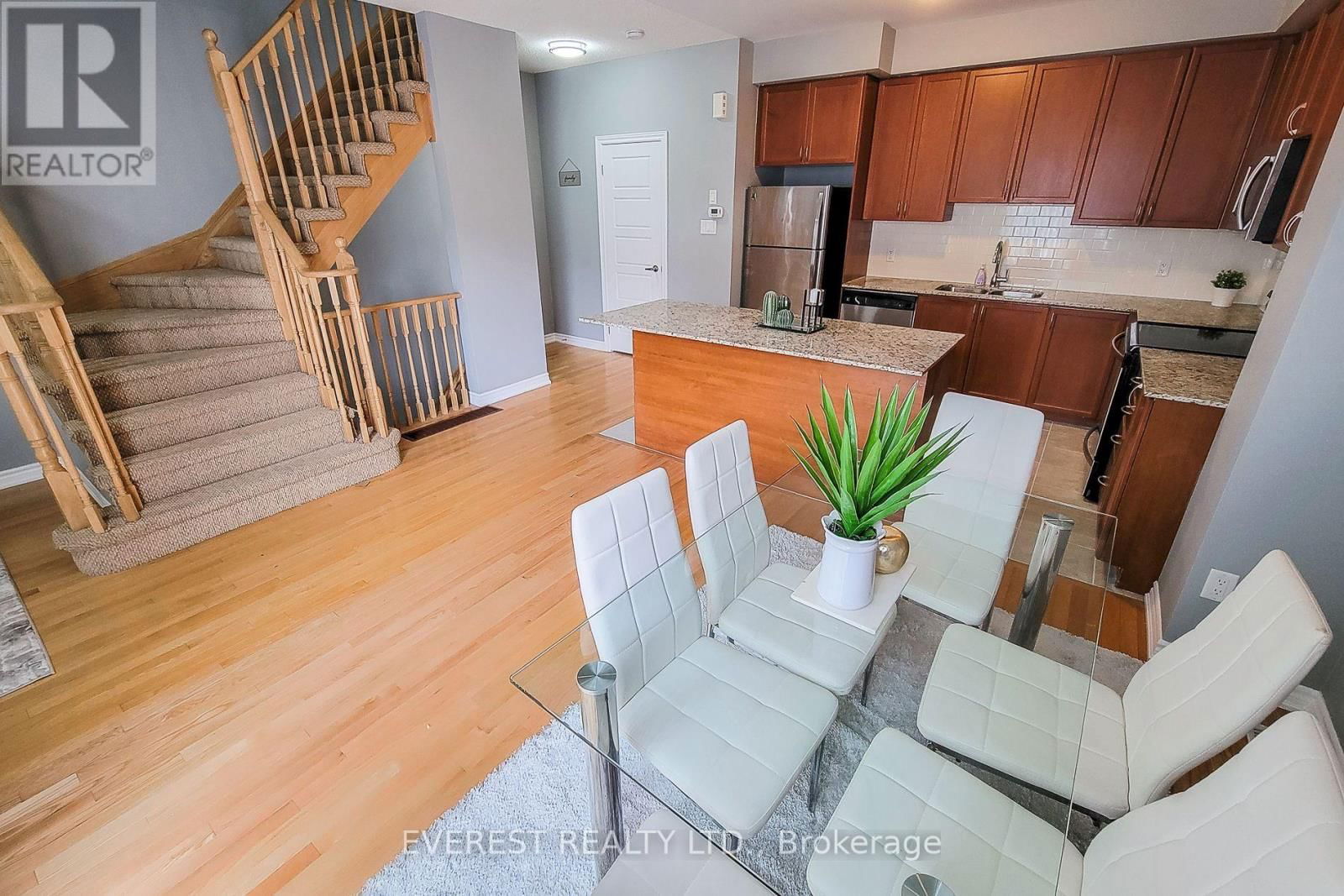 80 - 165 HAMPSHIRE WAY Image 13