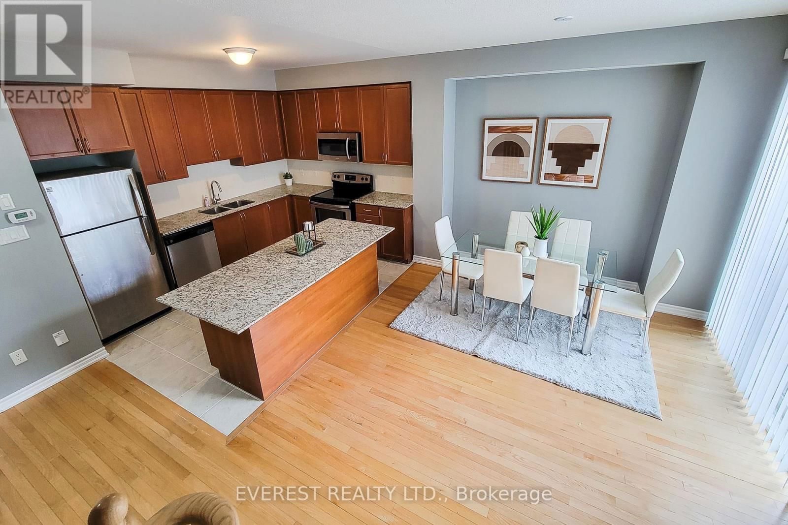 80 - 165 HAMPSHIRE WAY Image 15