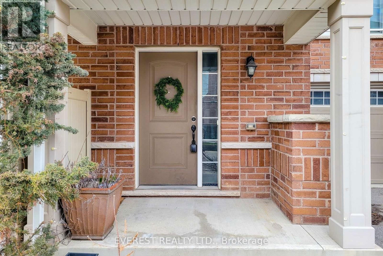 80 - 165 HAMPSHIRE WAY Image 2