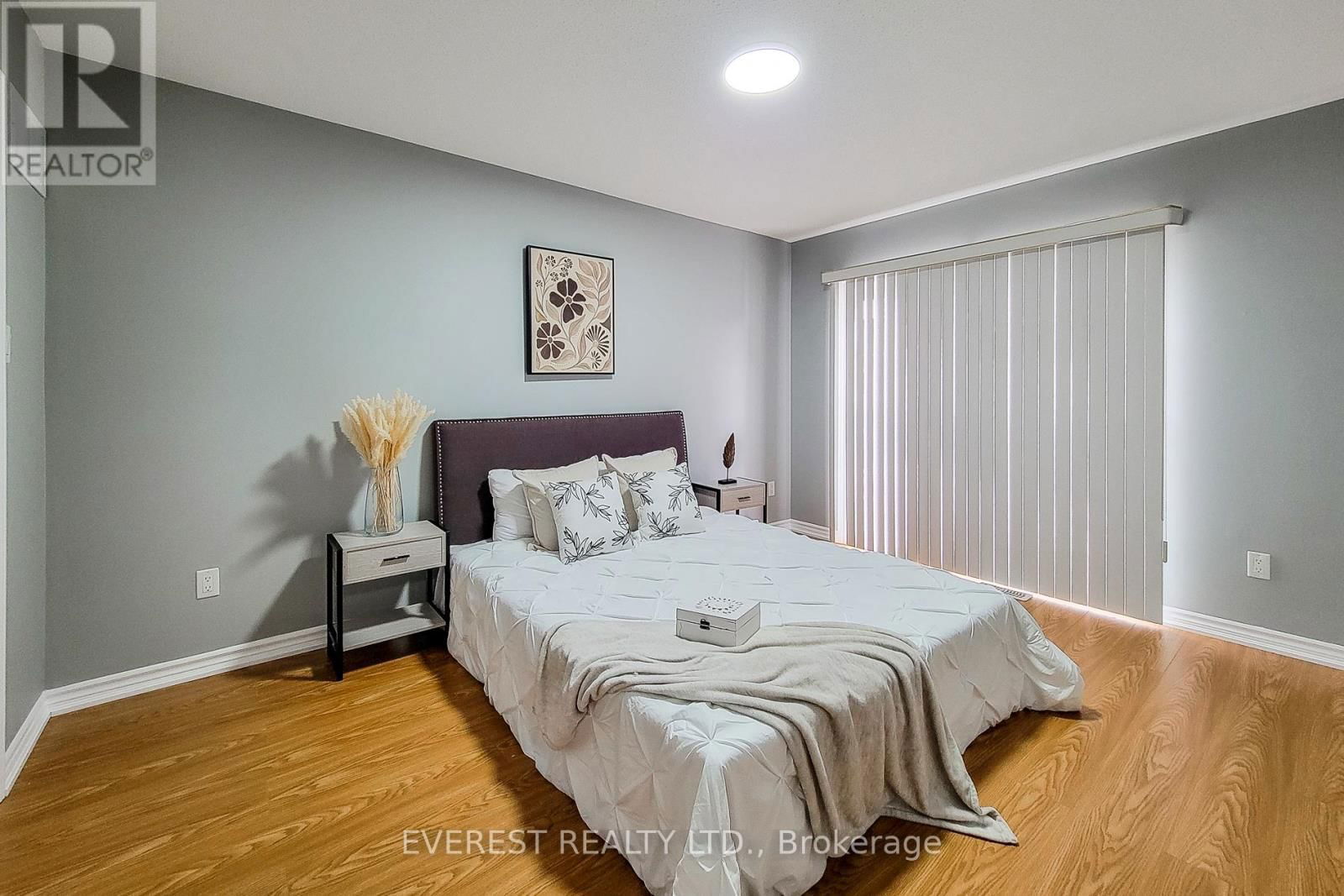 80 - 165 HAMPSHIRE WAY Image 25
