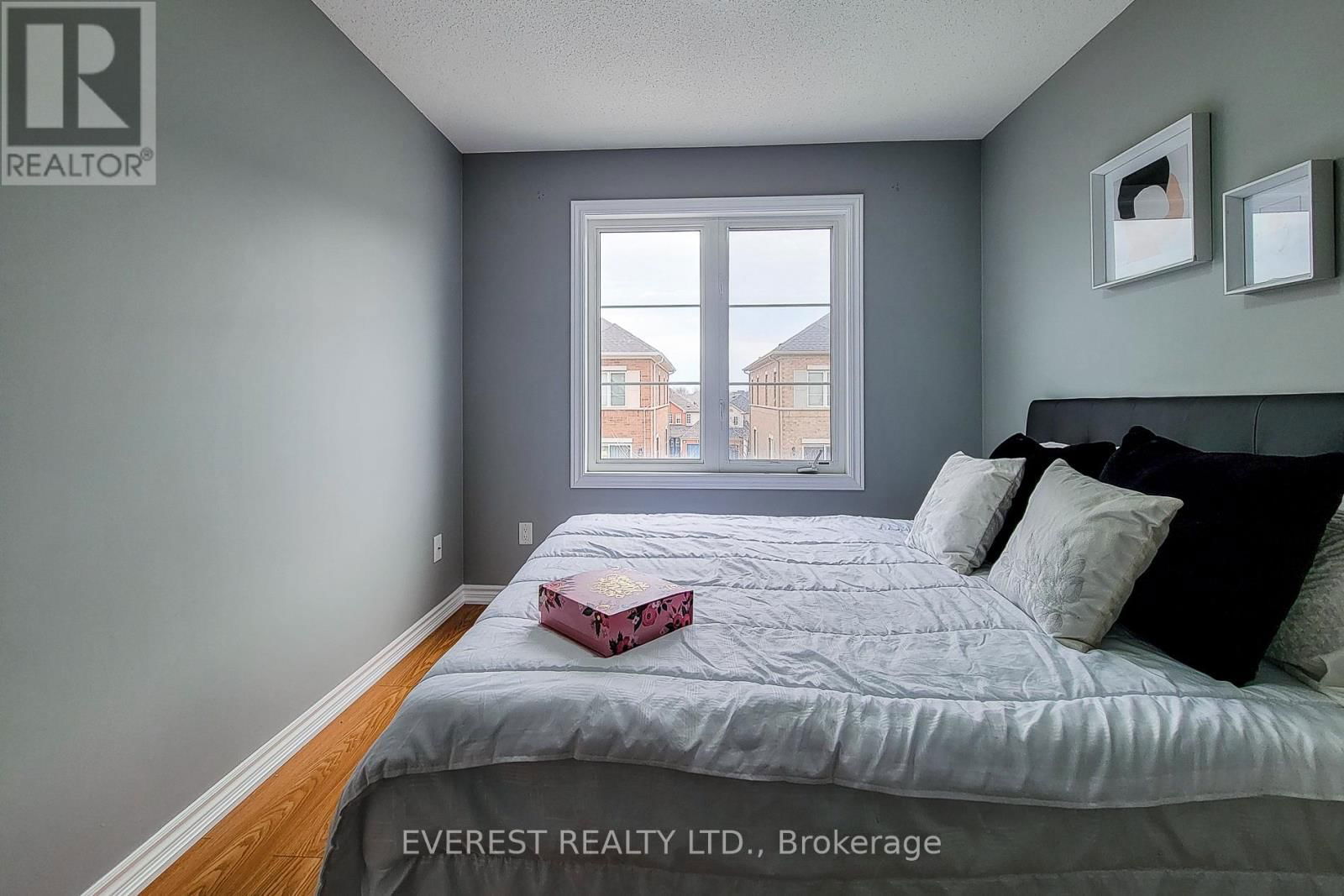 80 - 165 HAMPSHIRE WAY Image 30