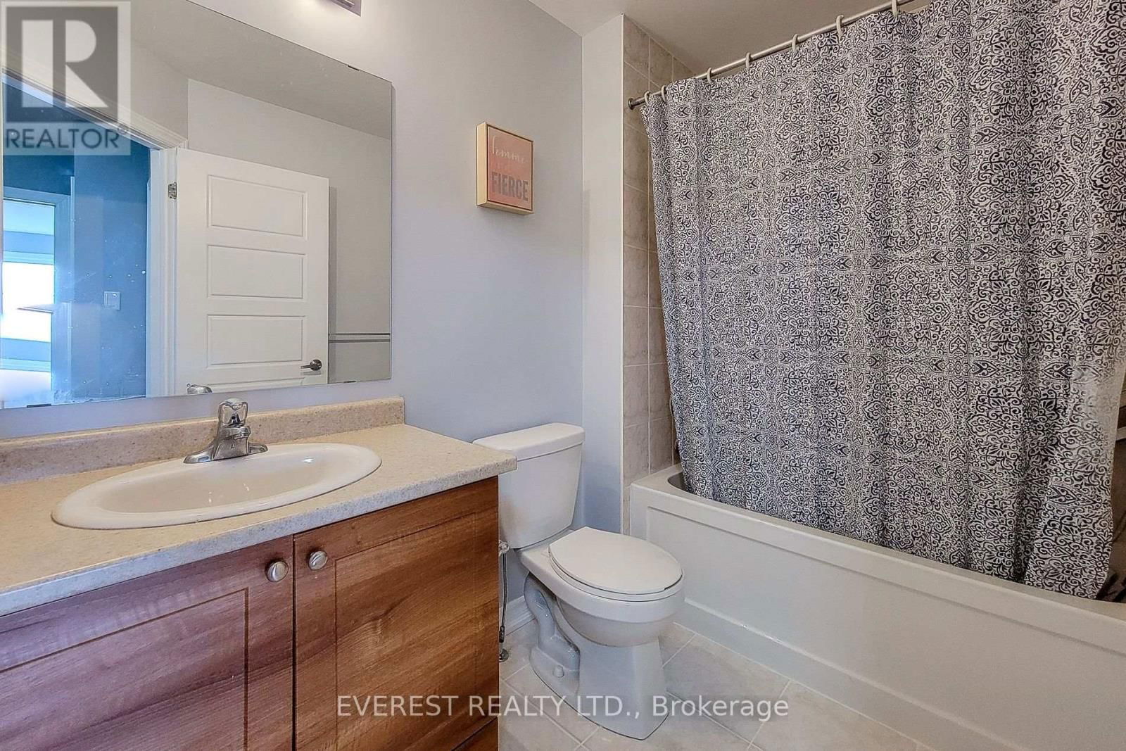 80 - 165 HAMPSHIRE WAY Image 32