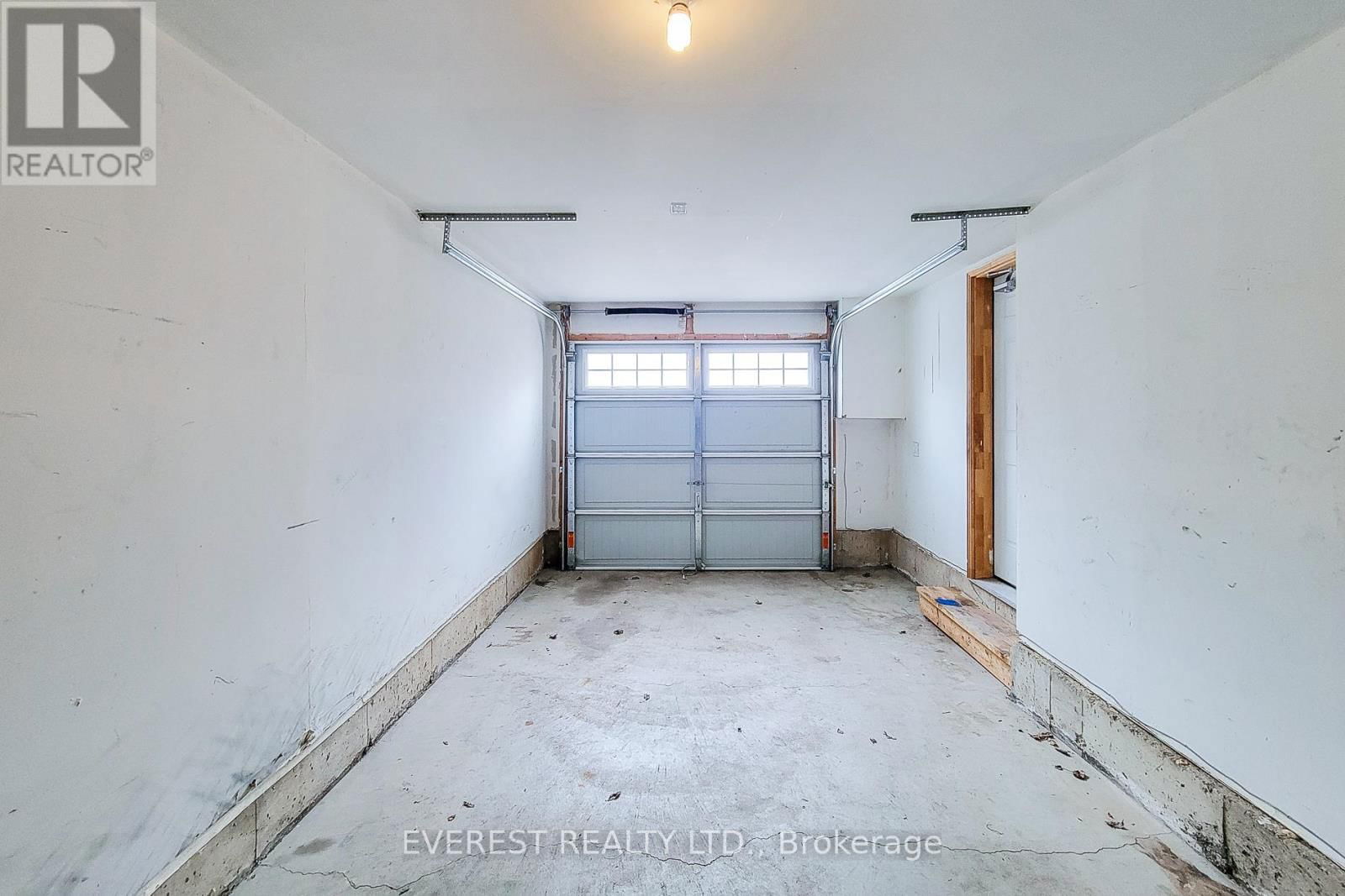 80 - 165 HAMPSHIRE WAY Image 34