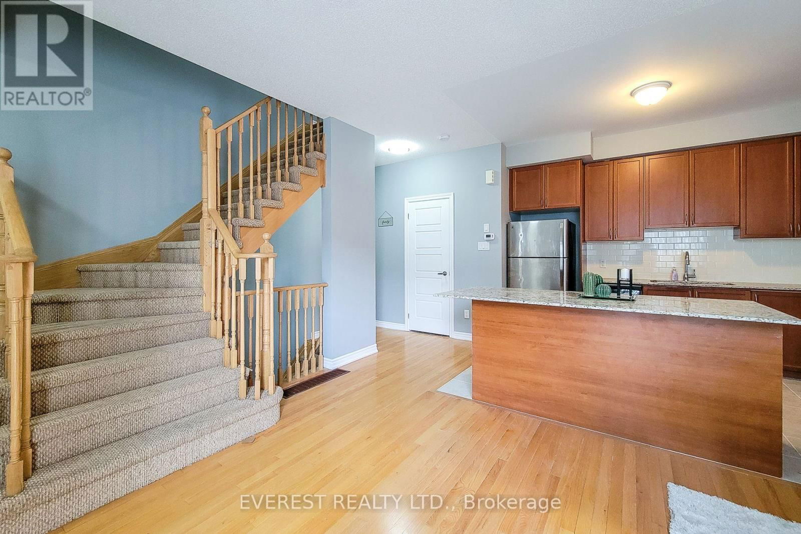 80 - 165 HAMPSHIRE WAY Image 6