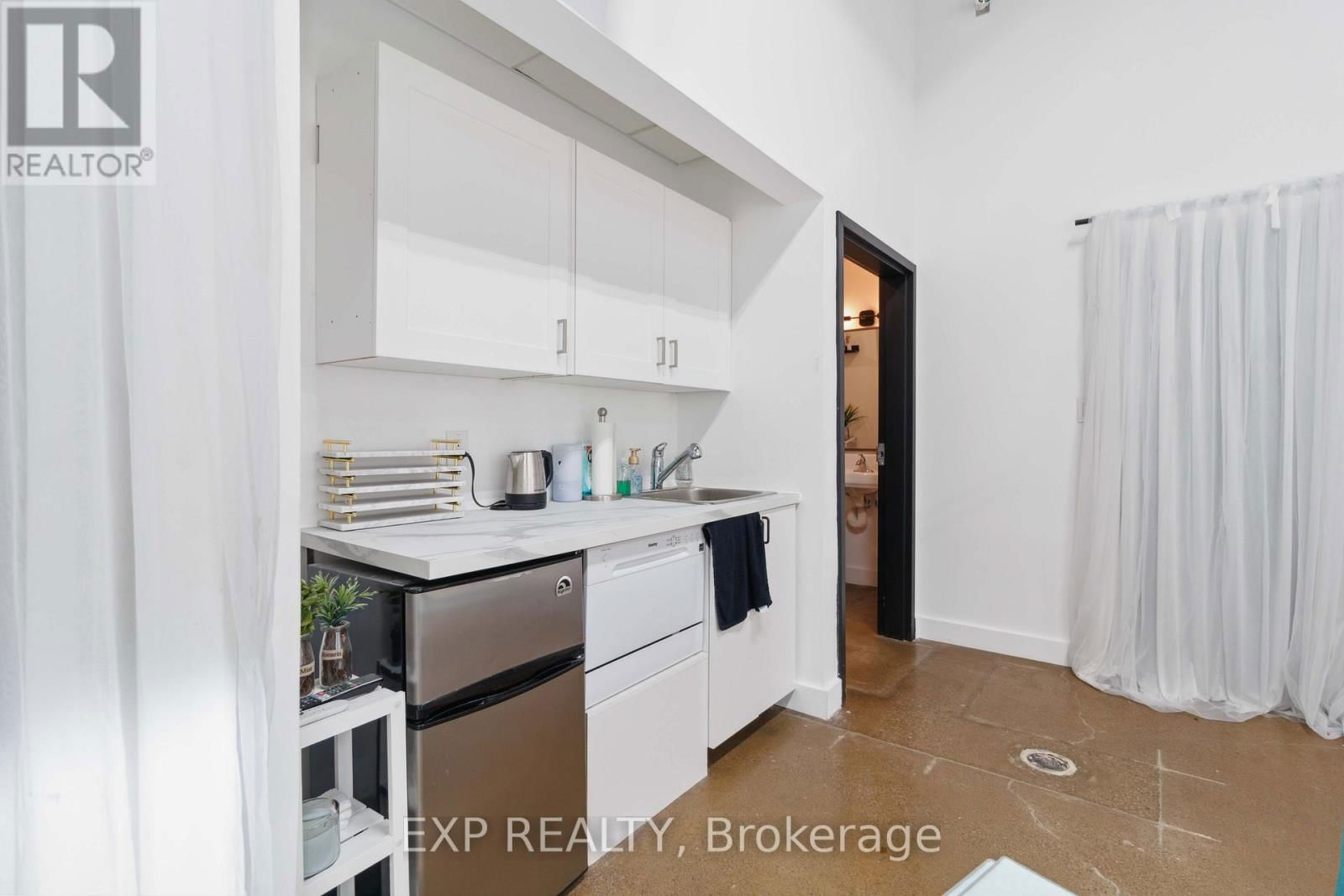 57 - 1215 QUEENS WAY EAST Image 27