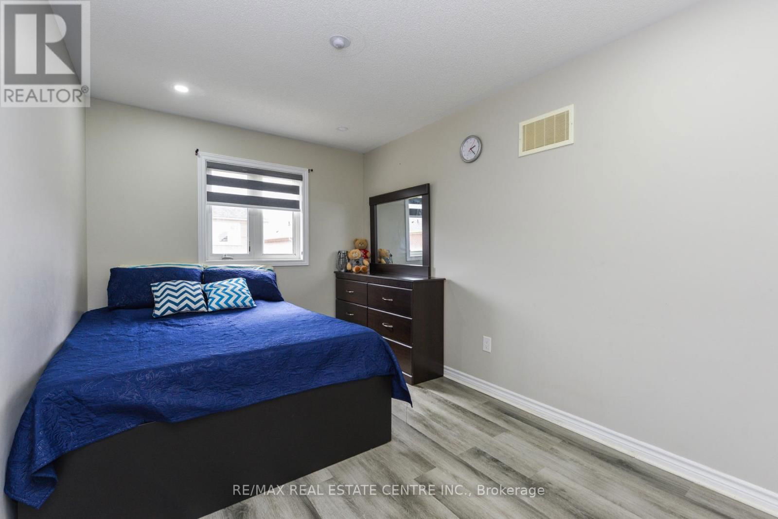 658 BEST ROAD Image 19