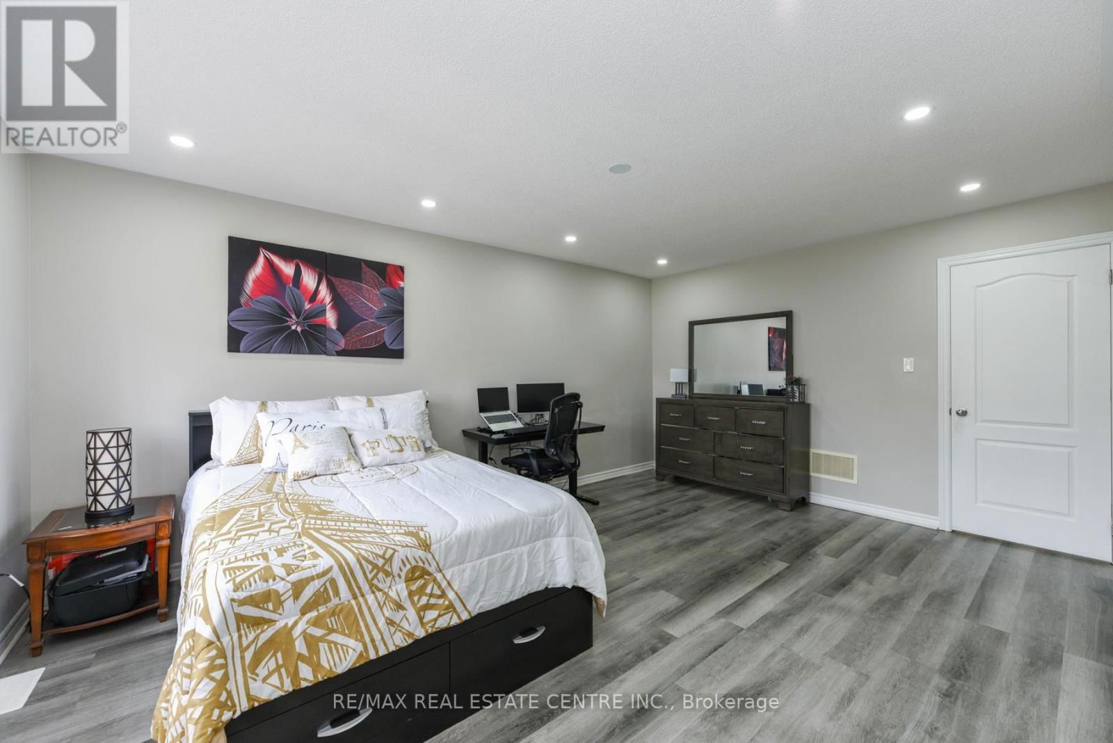 658 BEST ROAD Image 24