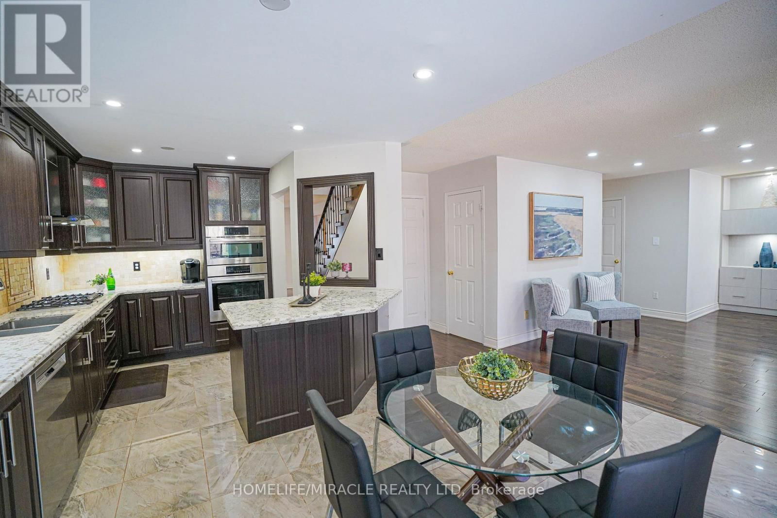 23 HOLLOWGROVE BOULEVARD Image 11