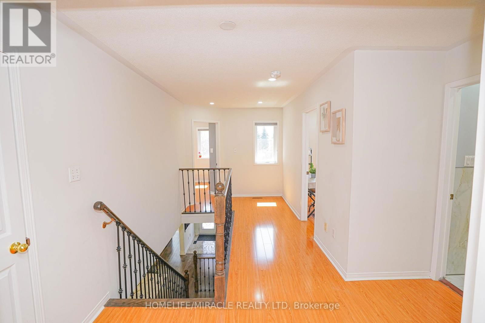 23 HOLLOWGROVE BOULEVARD Image 15