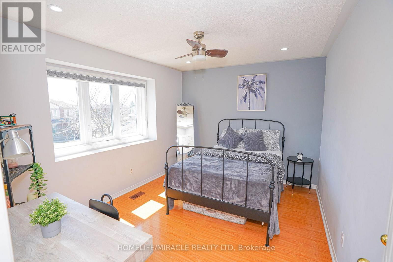 23 HOLLOWGROVE BOULEVARD Image 22