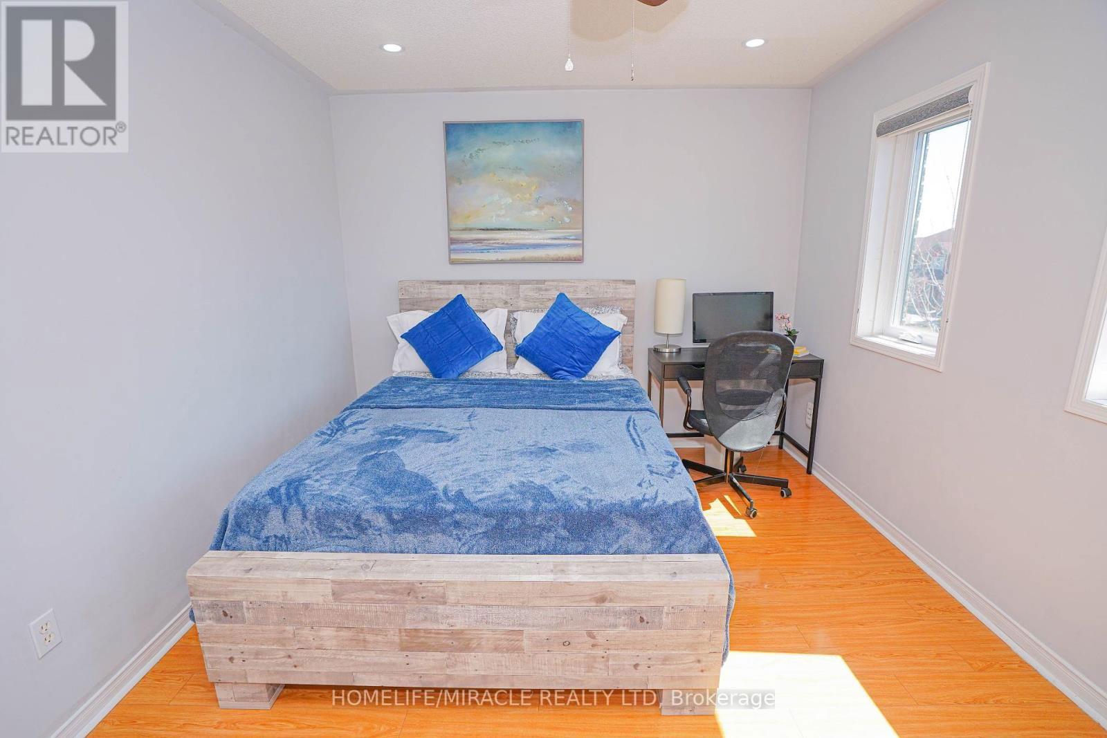 23 HOLLOWGROVE BOULEVARD Image 23
